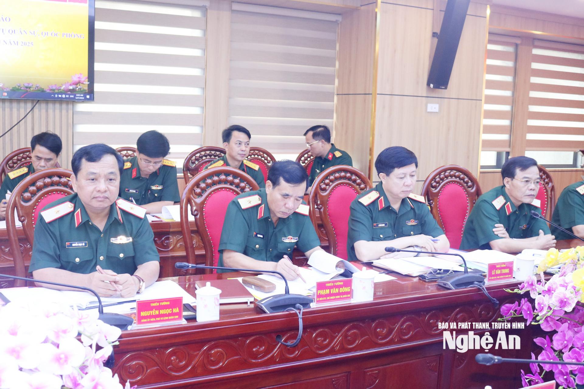 Các đại biểu dự hội nghị.