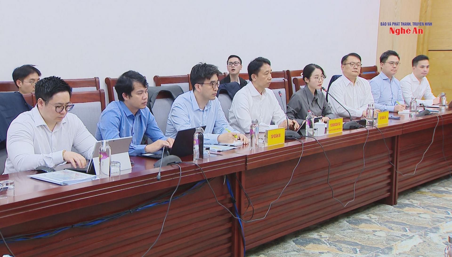 Đoàn công tác Tập đoàn SK (Hàn Quốc) làm việc với UBND tỉnh để tìm hiểu cơ hội hợp tác đầu tư, kinh doanh trên địa bàn tỉnh Nghệ An.