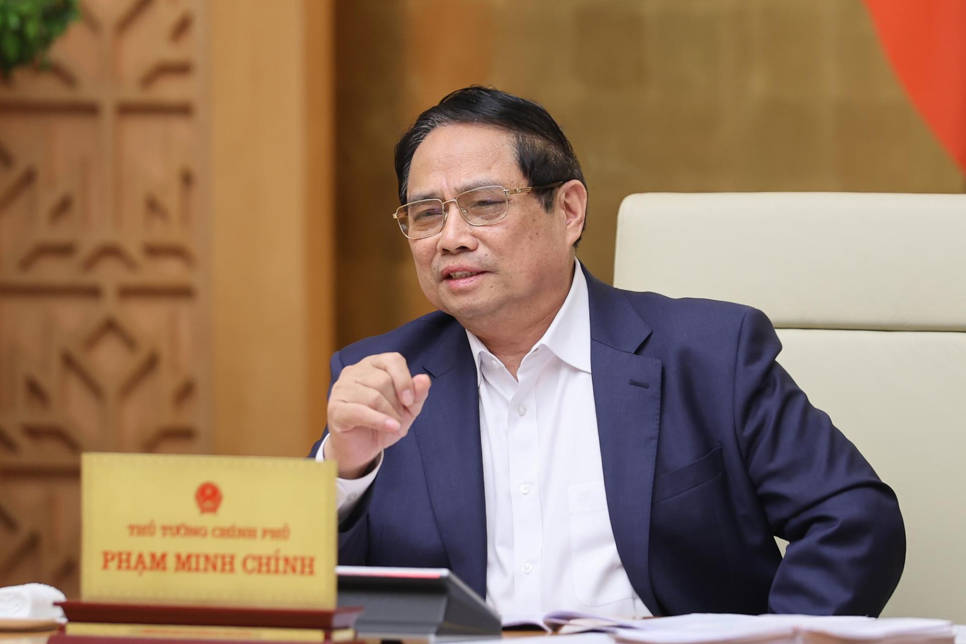 Thủ tướng nêu rõ, trong xu thế kinh tế toàn cầu suy giảm tăng trưởng, chúng ta vẫn đặt mục tiêu tăng trưởng kinh tế cao hơn, phấn đấu đạt từ 8% trong năm 2025, tạo đà, tạo thế, tạo lực cho tăng trưởng từ 2 con số những năm tiếp theo.