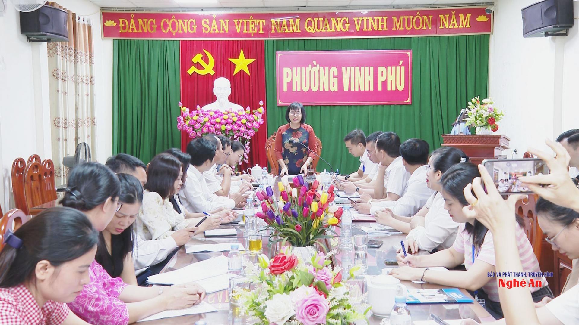 Toàn cảnh cuộc làm việc.