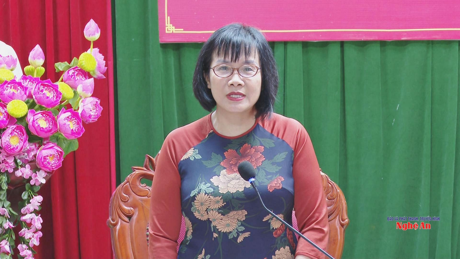 Thứ trưởng Bộ Tư pháp Đặng Hoàng Oanh phát biểu chỉ đạo tại cuộc làm việc.