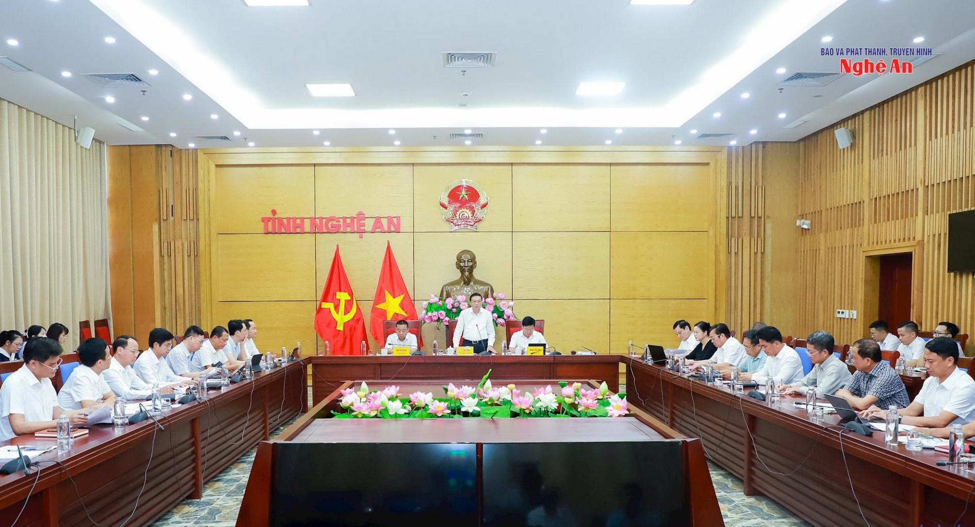 Toàn cảnh cuộc làm việc.