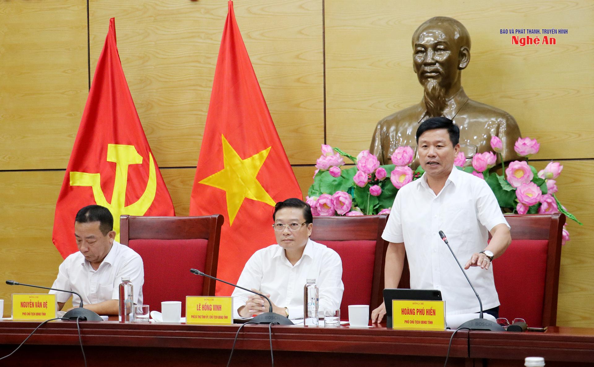 Đồng chí Hoàng Phú Hiền - Phó Chủ tịch UBND tỉnh phát biểu tại cuộc làm việc.