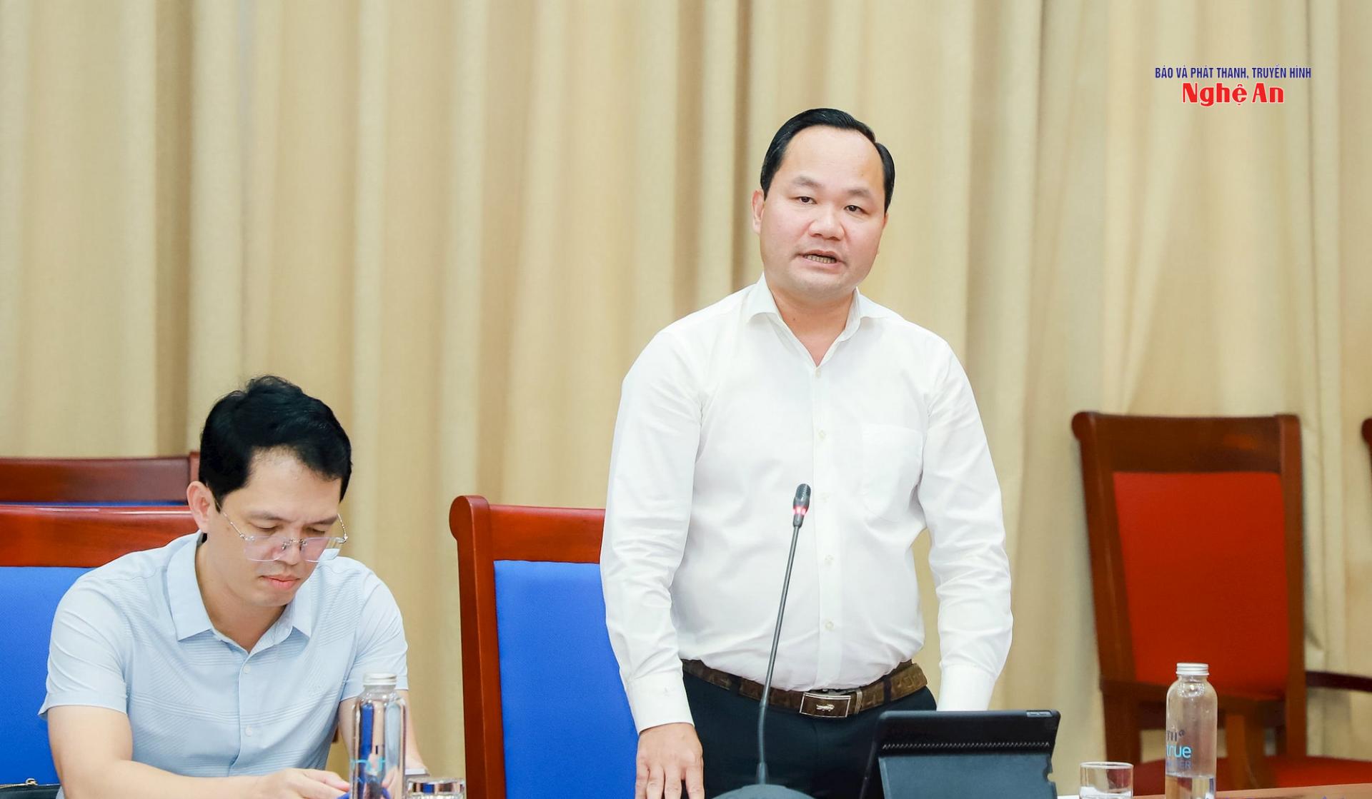 Đồng chí Hoàng Quốc Việt - Giám đốc Sở Nông nghiệp và Môi trường phát biểu tại cuộc làm việc. 