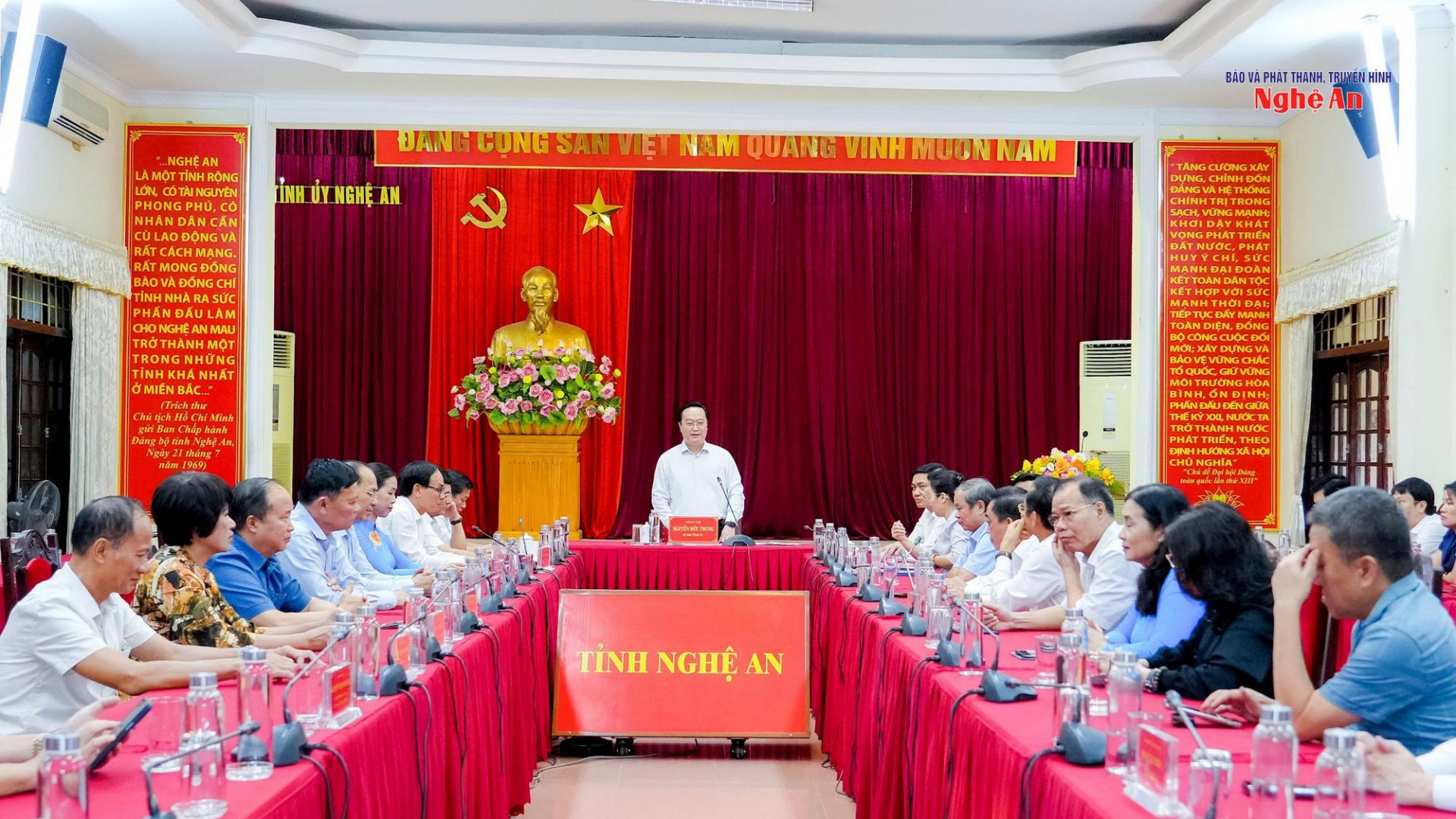 Toàn cảnh buổi gặp mặt.