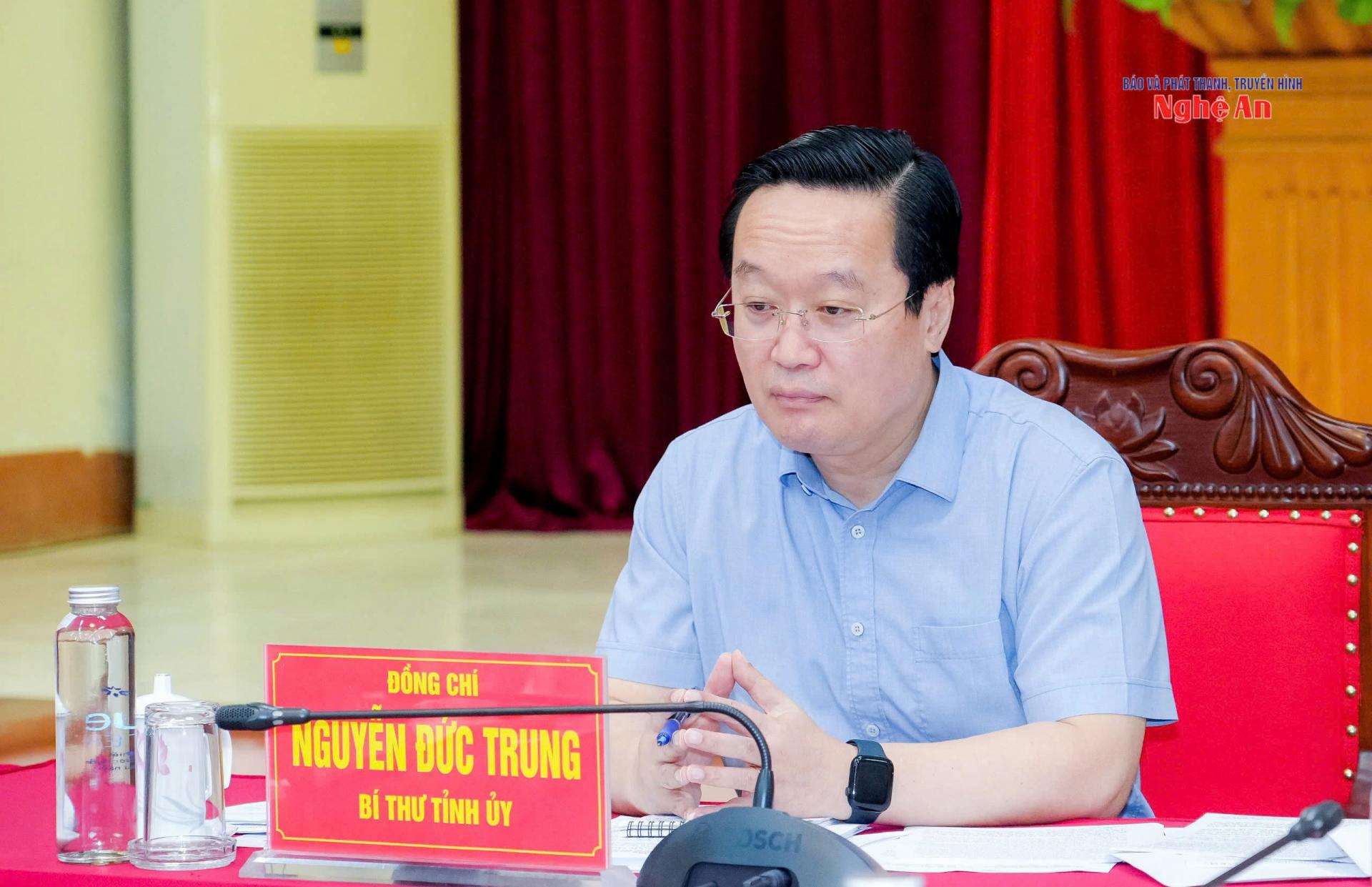 Đồng chí Nguyễn Đức Trung - Bí thư Tỉnh ủy, Trưởng Ban Chỉ đạo về phát triển khoa học, công nghệ, đổi mới sáng tạo, chuyển đổi số, cải cách hành chính và Đề án 06 tỉnh chủ trì điểm cầu tỉnh Nghệ An.