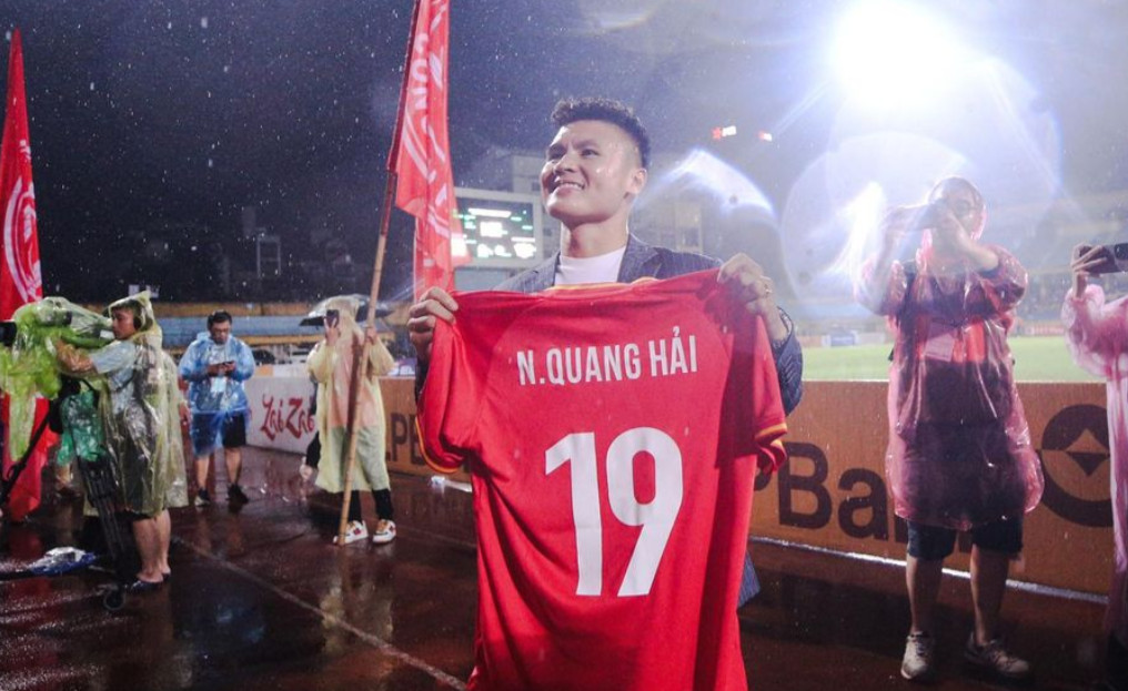 Quang Hải đã trở về V-League