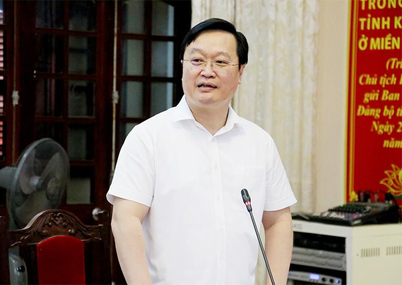 Đồng chí Nguyễn Đức Trung - Phó Bí thư Tỉnh ủy, Chủ tịch UBND tỉnh phát biểu tại phiên họp.