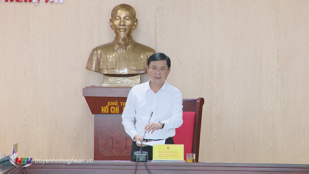 Bí thư Tỉnh uỷ, Chủ tịch HĐND tỉnh phát biểu kết luận phiên họp.