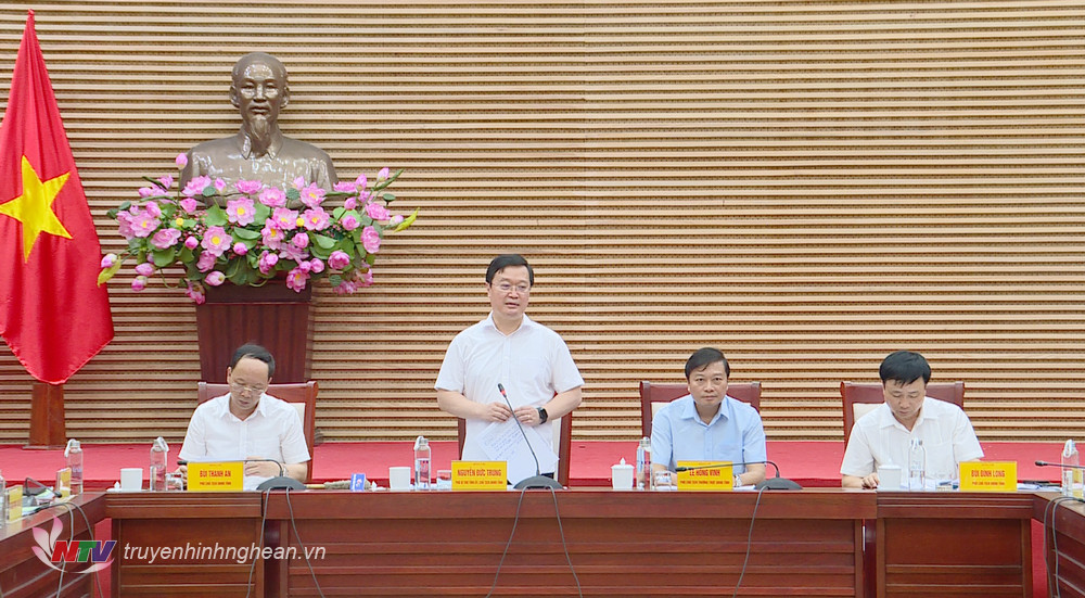 Chủ tịch UBND tỉnh Nguyễn Đức Trung phát biểu khai mạc hội nghị. 