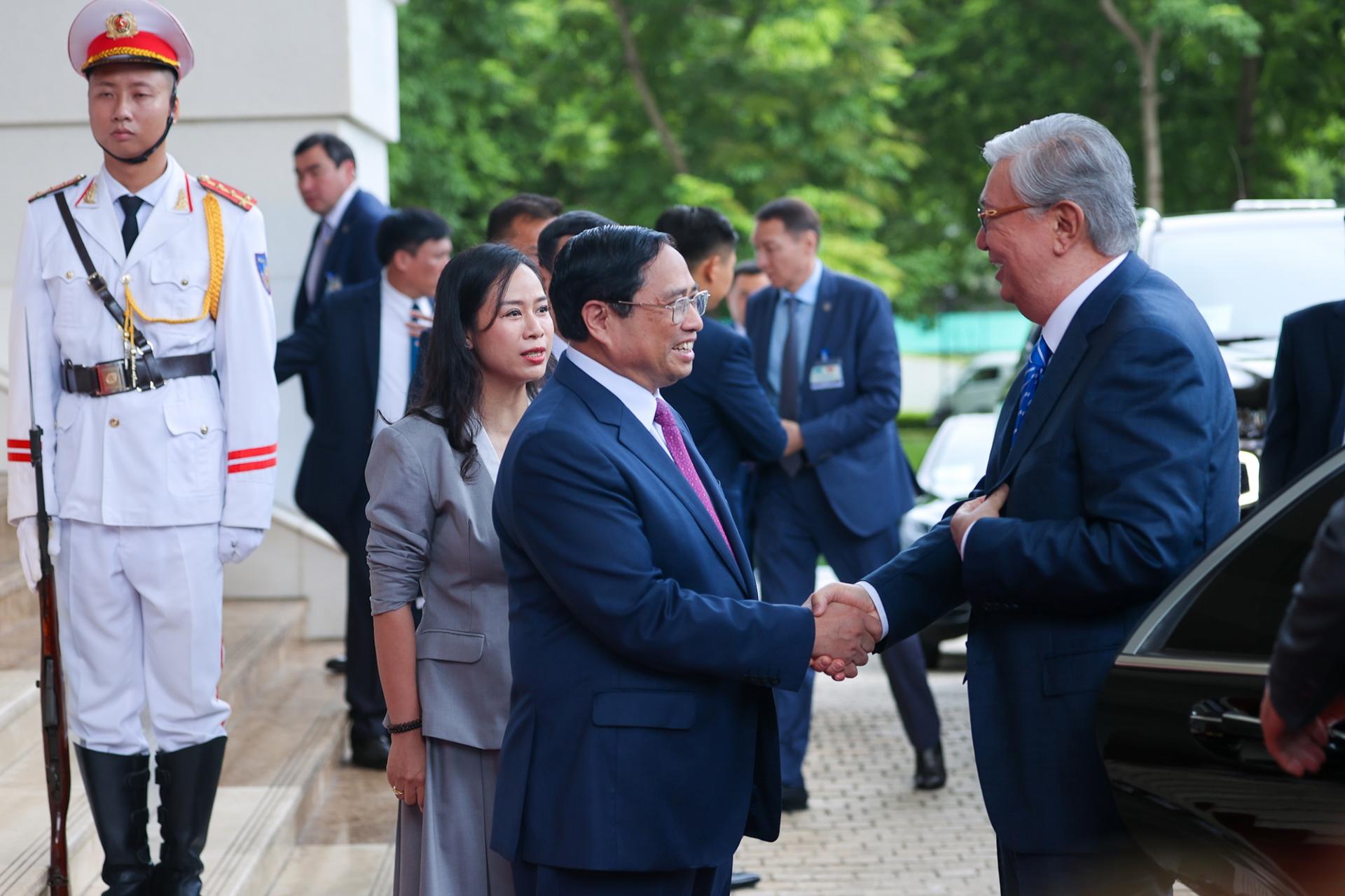 Chiều 21/8, Thủ tướng Phạm Minh Chính tiếp Tổng thống Kazakhstan Kassym-Jomart Tokayev đang có chuyến thăm chính thức đến Việt Nam từ ngày 20-22/8/2023