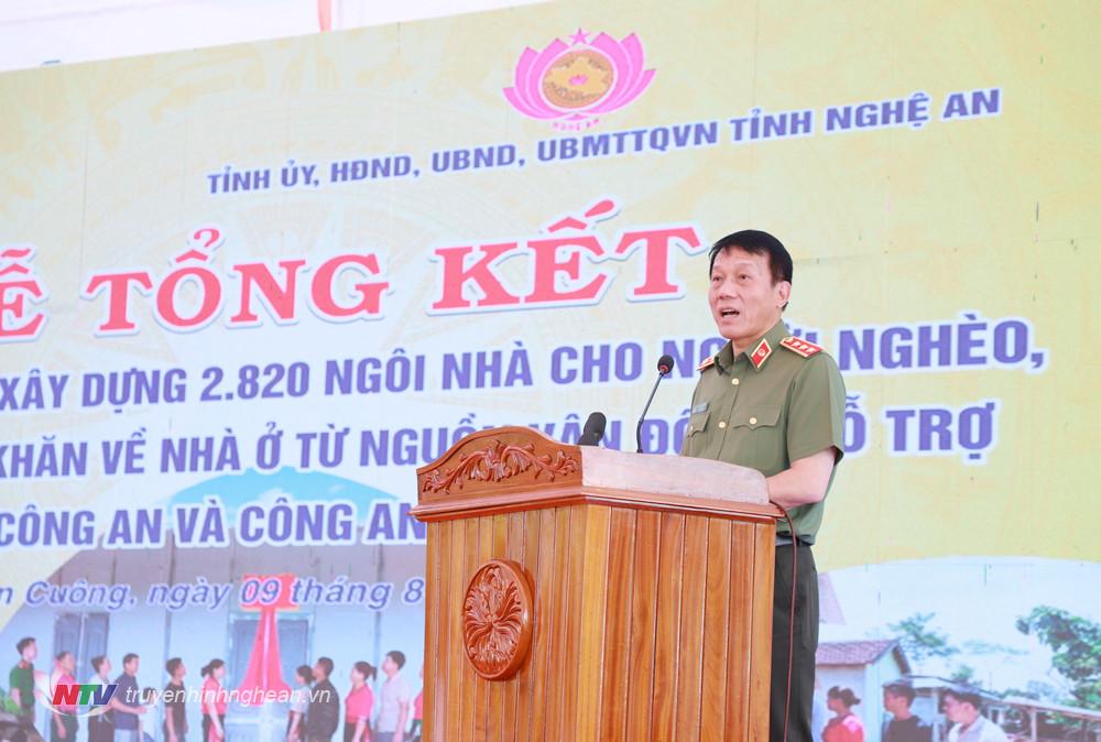 Thượng tướng Lương Tam Quang - Uỷ viên Ban Chấp hành Trung ương Đảng, Uỷ viên Ban Thường vụ Đảng uỷ Công an Trung ương, Thứ trưởng Bộ Công an phát biểu tại lễ tổng kết.
