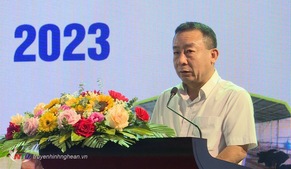 Phó Chủ tịch UBND tỉnh Nguyễn Văn Đệ phát biểu chỉ đạo hội nghị.