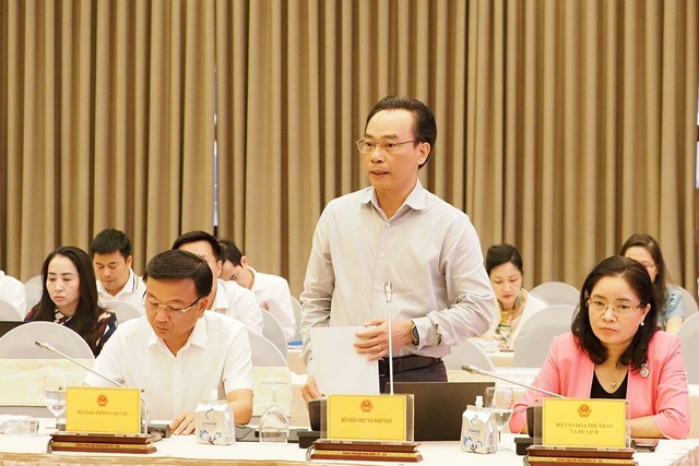 Thứ trưởng Bộ Giáo dục và Đào tạo Hoàng Minh Sơn thông tin về công tác xét tuyển đại học năm 2023.  