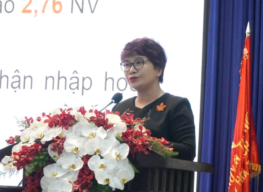 Bà Nguyễn T hu Thuỷ, Vụ trưởng Vụ giáo dục đại học, Bộ GD&ĐT phát biểu tại hội nghị. 
