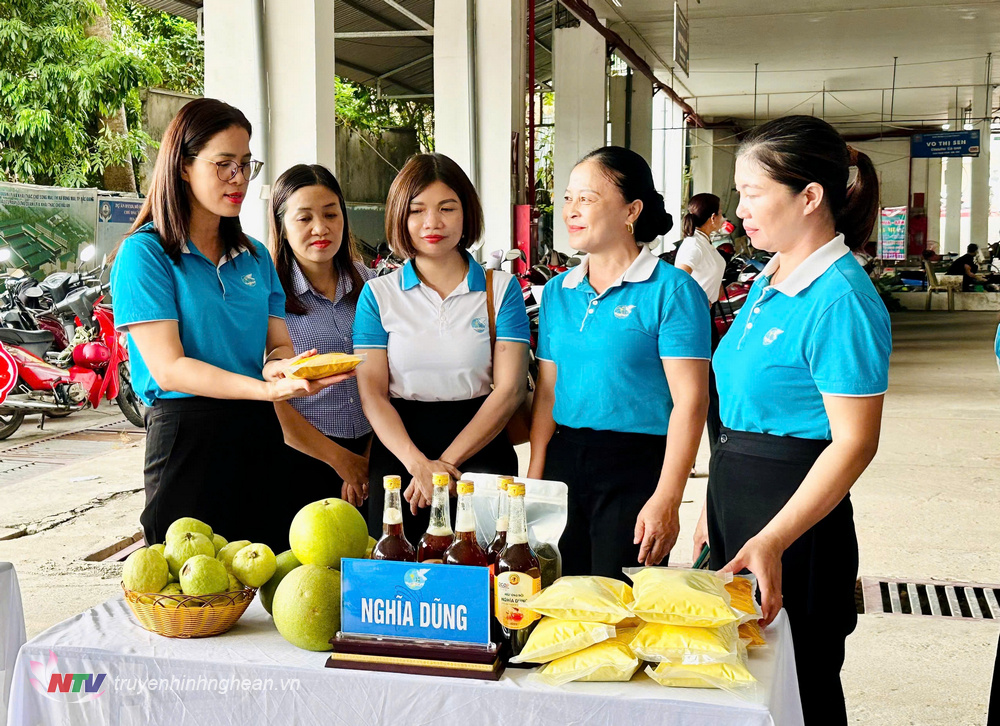 Sản phẩm tinh bột nghệ xã Nghĩa Dũng.