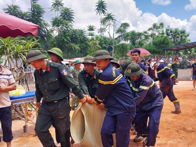 Đến 10h cùng ngày, lực lượng chức năng Lạng Sơn đã tìm thấy 2 thi thể người gặp nạn.