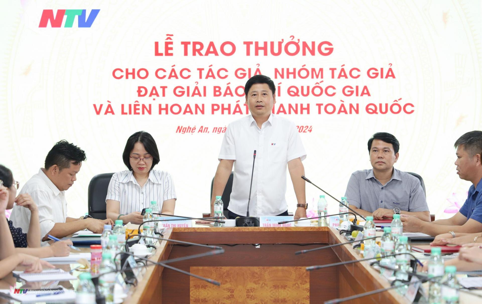 Đồng chí Trần Minh Ngọc - Giám đốc Đài PT-TH Nghệ An, Chủ tịch Hội nhà báo tỉnh phát biểu tại buổi lễ.