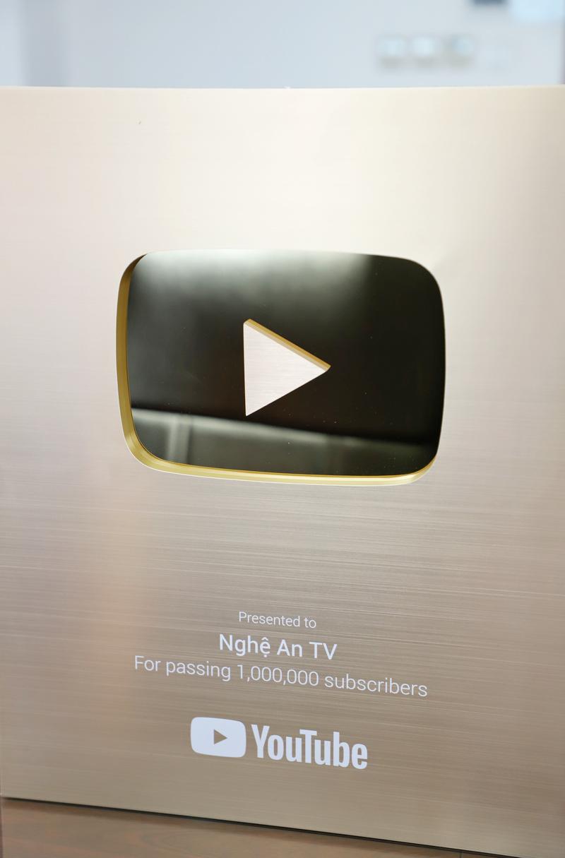 Nút Vàng kênh YouTube Nghệ An TV