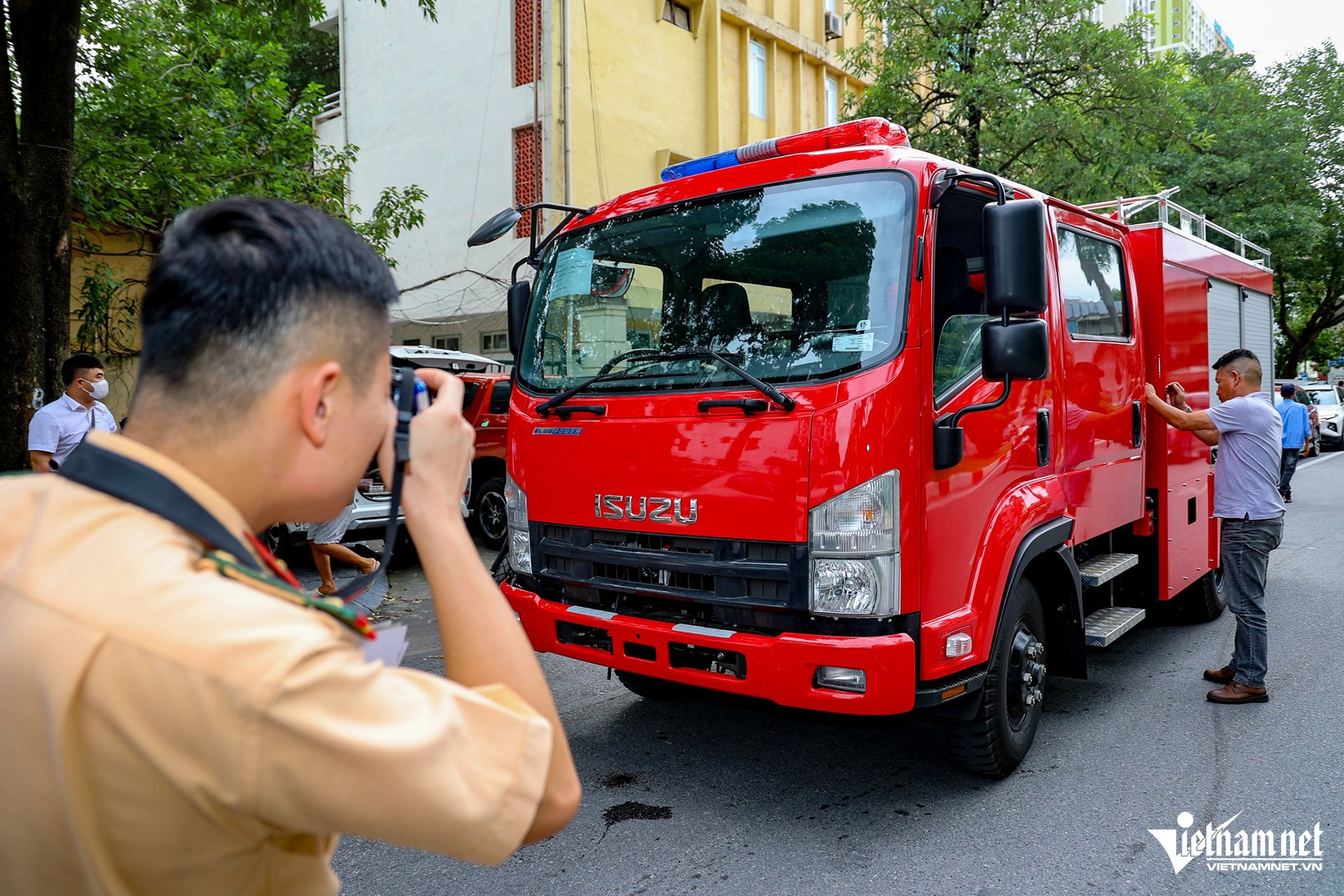 Chủ phương tiện cần tải ảnh chụp xe từ phía trước đầu xe theo góc 45 độ, bảo đảm nhìn rõ kiểu dáng xe.