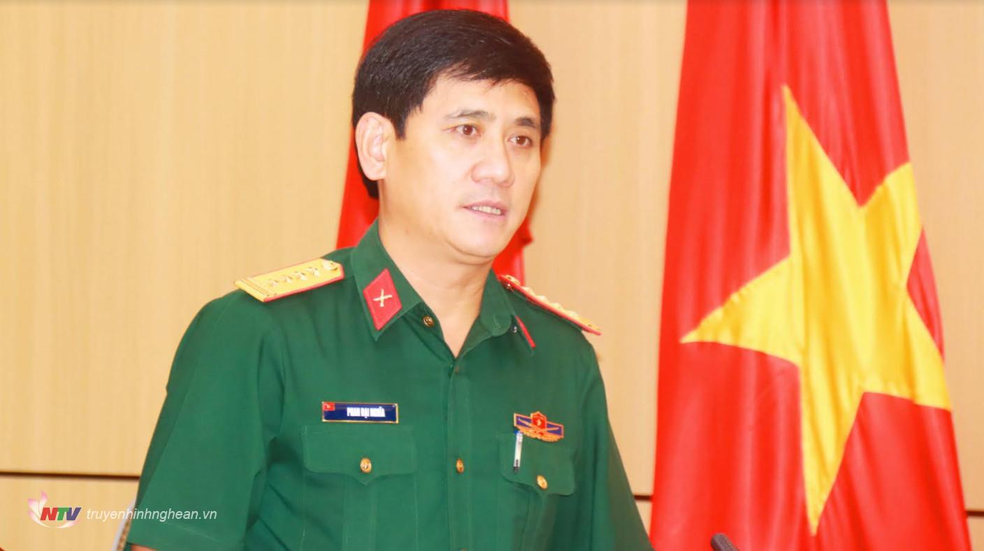 Đại tá Phan Đại Nghĩa, Ủy viên Ban Thường vụ Tỉnh ủy, Chỉ huy trưởng Bộ chỉ huy Quân sự tỉnh phát biểu tại hội nghị