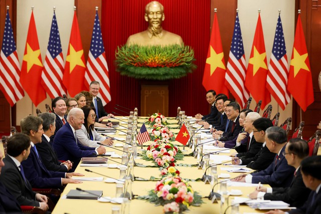 Tổng Bí thư Nguyễn Phú Trọng dẫn đầu Đoàn đại biểu cấp cao Việt Nam và Tổng thống Hoa Kỳ Joe Biden dẫn đầu Đoàn đại biểu cấp cao Hoa Kỳ tiến hành hội đàm, tại Trụ sở Trung ương Đảng