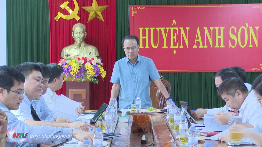 Đồng chí Nguyễn Nam Đình - Uỷ viên Ban Thường vụ Tỉnh uỷ, Phó Chủ tịch Thường trực HĐND tỉnh, Trưởng đoàn giám sát kết luận cuộc làm việc. 