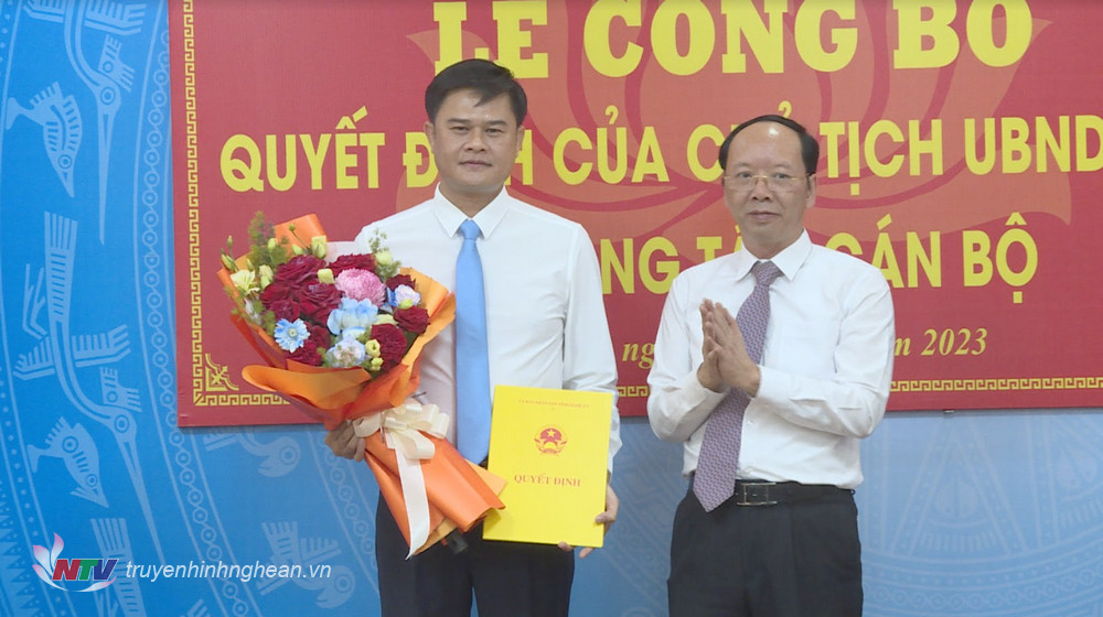 Trao quyết định bổ nhiệm Phó Trưởng ban quản lý Khu kinh tế Đông Nam