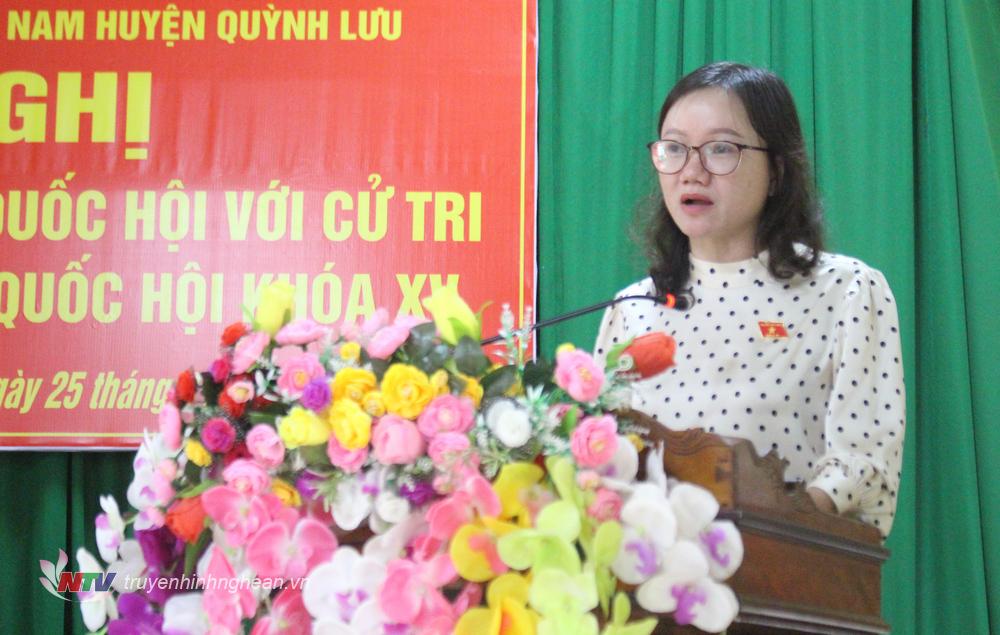 Bà Thái Thị An Chung - Phó Trưởng đoàn Đại biểu Quốc hội tỉnh Nghệ An thông báo với cử tri dự kiến nội dung, chương trình kỳ họp thứ 6 Quốc hội khóa XV
