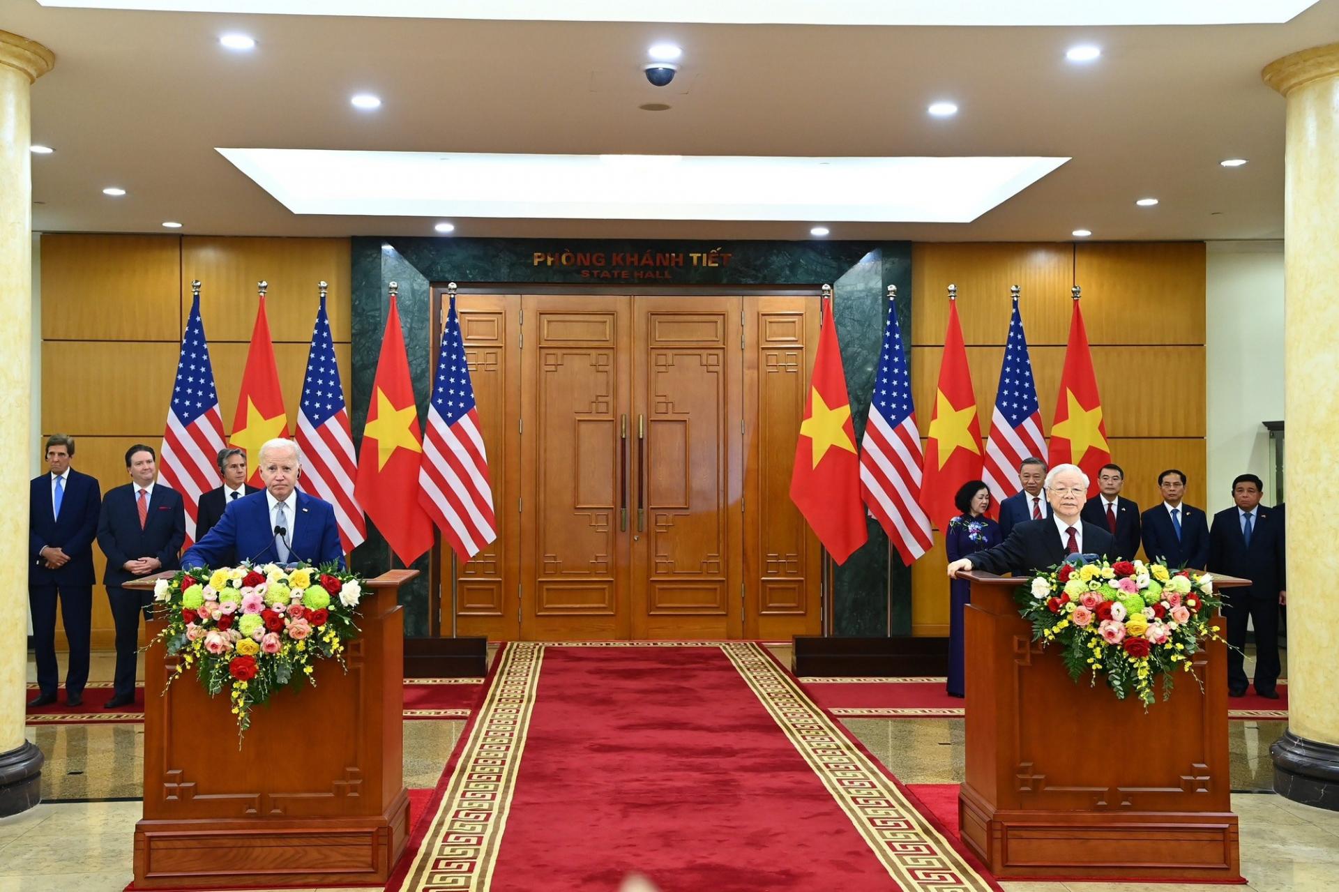 Ngay sau cuộc hội đàm cấp cao, Tổng Bí thư Nguyễn Phú Trọng và Tổng thống Joe Biden đã phát biểu với báo chí Việt Nam, Hoa Kỳ và quốc tế, thông tin về kết quả tốt đẹp của cuộc hội đàm