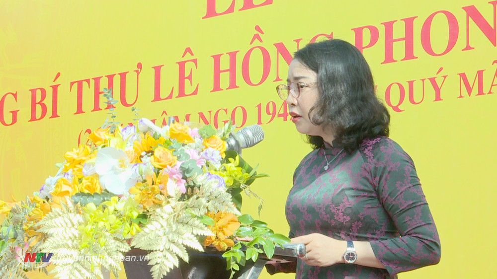 Đồng chí Nguyễn Thị Thơm - Bí thư huyện uỷ, Chủ tịch HĐND huyện phát biểu tại buổi lễ.