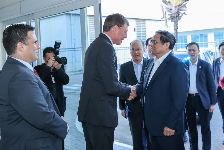 Thủ tướng Phạm Minh Chính tới thăm, làm việc với Tập đoàn hàng không vũ trụ Embraer, có trụ sở tại thành phố São José dos Campos, bang São Paulo 