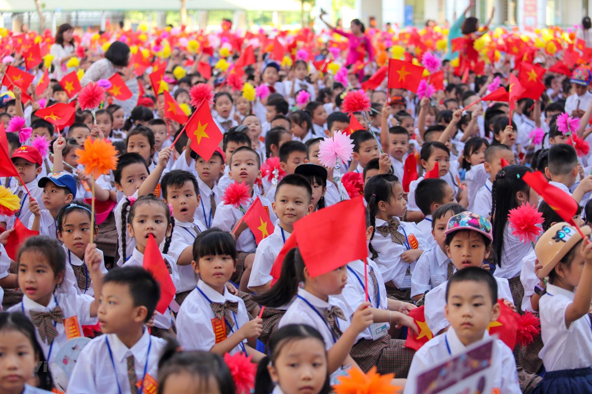 Hơn 900.000 học sinh Nghệ An hân hoan khai giảng năm học mới 2023 - 2024