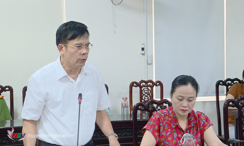 Chủ tịch UBND TP Vinh Trần Ngọc Tú giải trình tại buổi tiếp công dân.