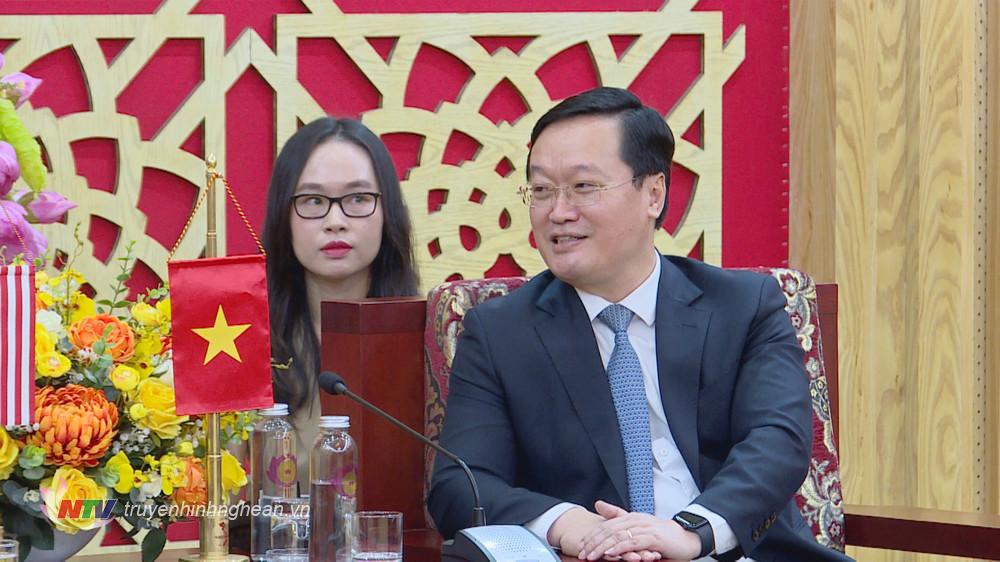 Chủ tịch UBND tỉnh Nguyễn Đức Trung phát biểu tại buổi tiếp đón.
