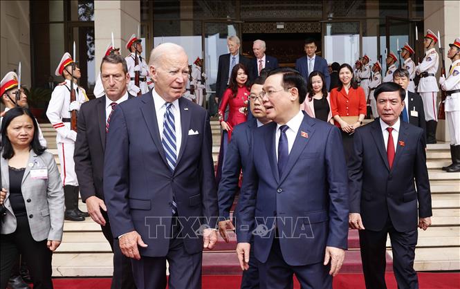 Chủ tịch Quốc hội Vương Đình Huệ với Tổng thống Hoa Kỳ Joe Biden. 
