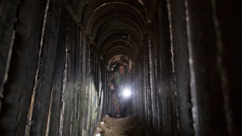 Một chỉ huy lực lượng Israel đi thị sát các đường hầm của Hamas và Jihad Hồi giáo vào tháng 2/2018.