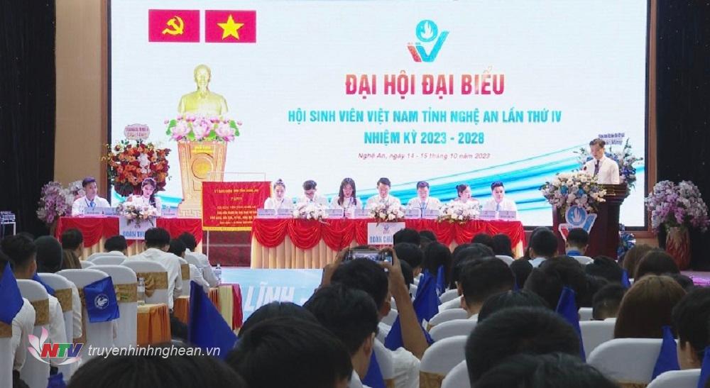 Đồng chí Nguyễn Minh Triết - Bí thư Ban Chấp hành Trung ương Đoàn, Chủ tịch Trung ương Hội sinh viên Việt Nam phát biểu tại Đại hội.