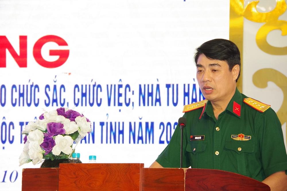 Đại tá Đinh Bạt Văn – Phó Chỉ huy trưởng, Tham mưu trưởng Bộ Chỉ huy Quân sự tỉnh phát biểu tại buổi lễ.