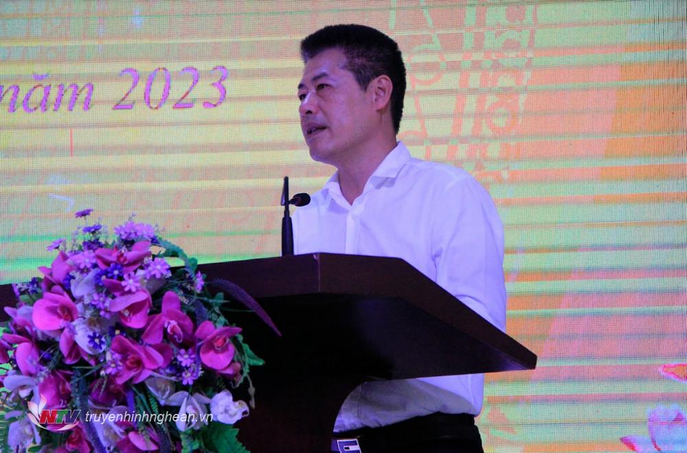 Đồng chí Lê Trường Giang, Bí thư Thị ủy, Chủ tịch HĐND thị xã phát biểu tại buổi lễ.