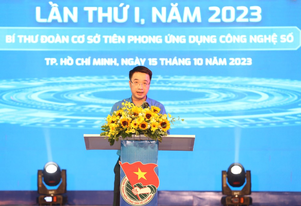 Anh Nguyễn Tường Lâm phát biểu tại chương trình.