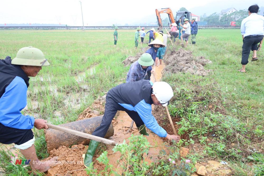 Xã Thượng Tân Lộc đặt kế hoạch làm 5.500m đường giao thông thôn xóm, san gạt, đào đăó 2.530m đường nội đồng