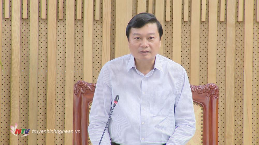 Đồng chí Lê Hồng Vinh - Uỷ viên BTV Tỉnh uỷ, Chủ tịch Thường trực UBND tỉnh phát biểu tại buổi làm việc.