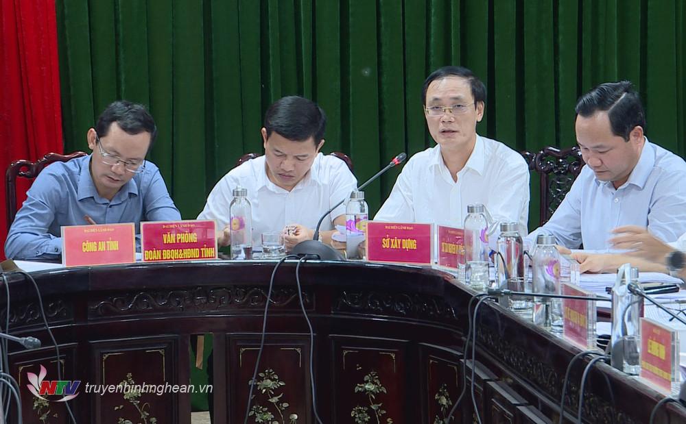 Đồng chí Nguyễn Trường Giang - Giám đốc Sở Xây dựng giải trình kiến nghị của công dân.