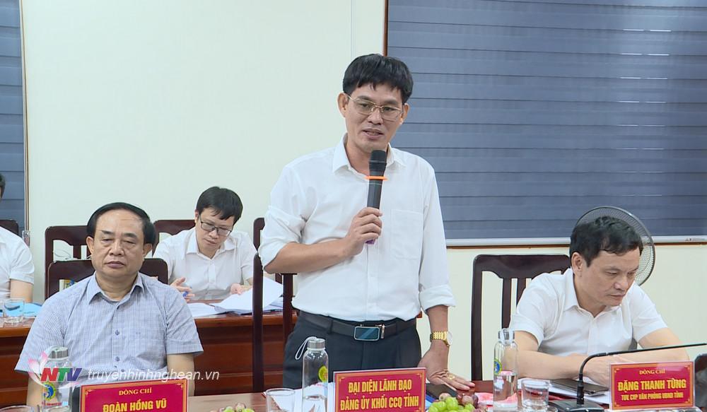  Phó Bí thư Đảng ủy Chu Bá Long phát biểu tại cuộc họp.