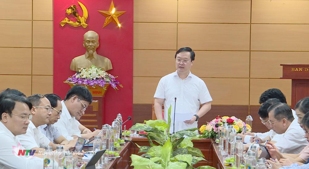 Đồng chí Nguyễn Đức Trung - Phó Bí thư Tỉnh uỷ, Chủ tịch UBND tỉnh phát biểu kết luận cuộc làm việc.