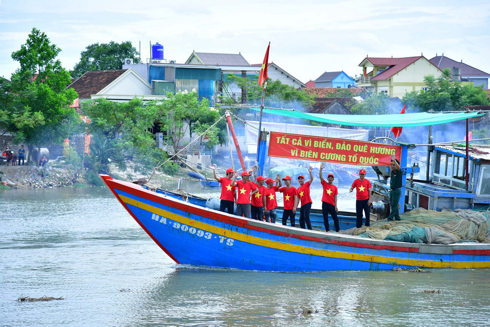 Huyện Diễn Châu thực hành thực binh huy động nhân lực tàu thuyền và phương tiện dân sự theo Nghị định 30, 130 của Chính phủ trong diễn tập khu vực phòng thủ huyện