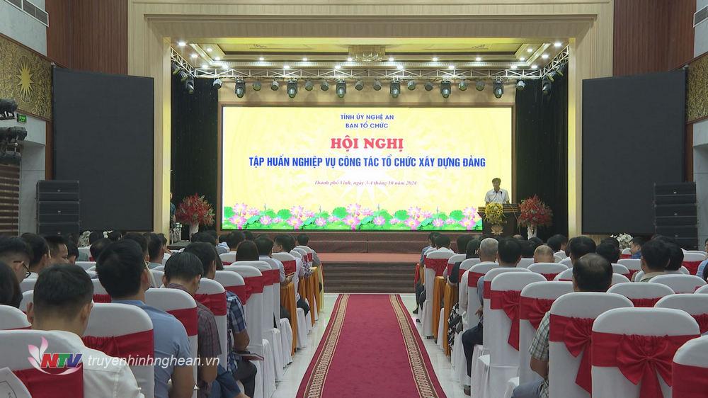 Toàn cảnh hội nghị.