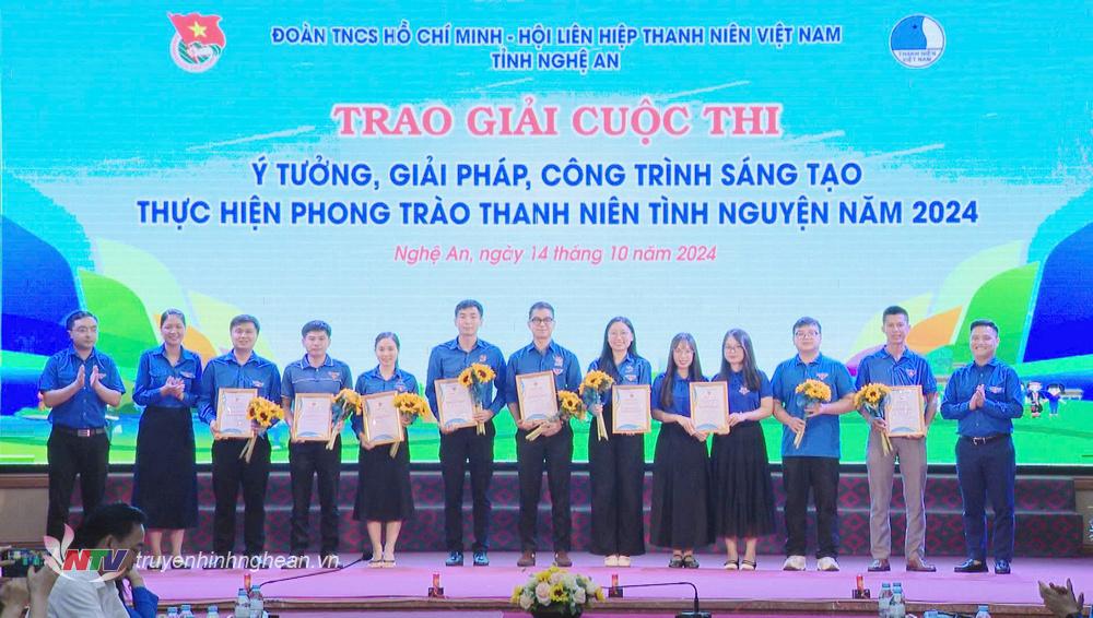 Trao giải cuộc thi Tìm kiếm ý tưởng, giải pháp, công trình sáng tạo thực hiện phong trào Thanh niên tình nguyện năm 2024.