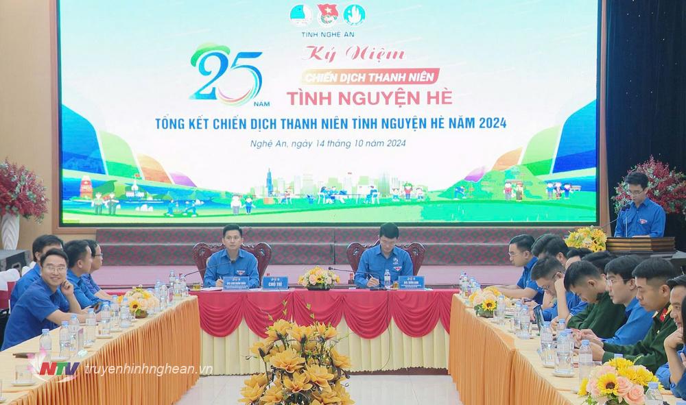 Toàn cảnh hội nghị.